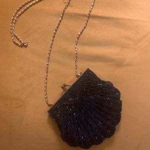 🔷Blue beaded clutch w/ gold chain 🔷